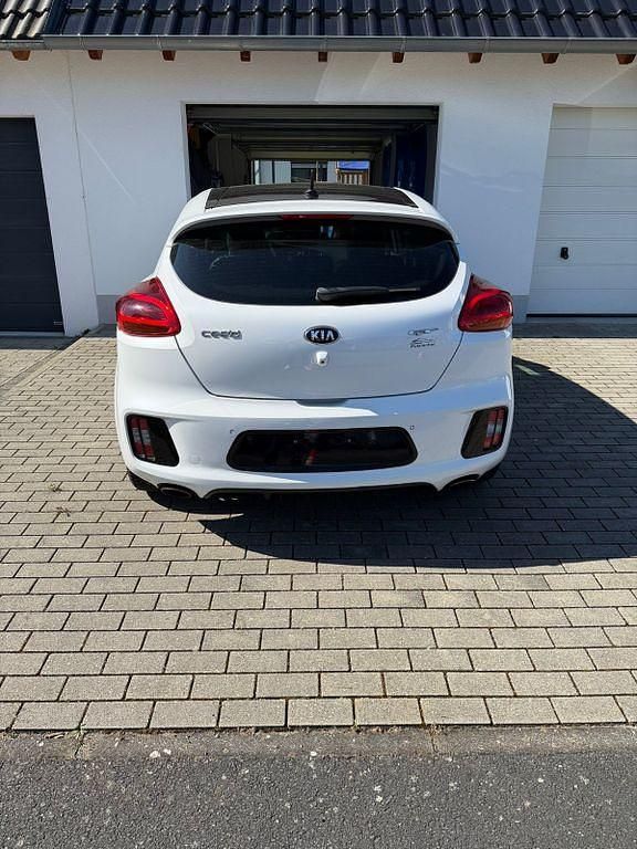 Gebraucht Kia ProCeed GT-Track 204 PS (150 kW) 2015 Schwarz Kleinwagen