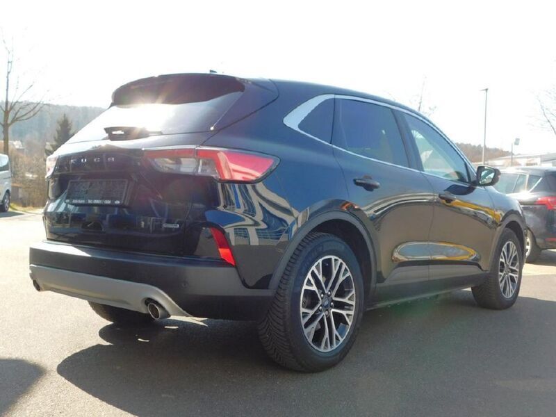 Gebraucht Ford Kuga Titanium 152 PS (111 kW) 2020 Schwarz SUV