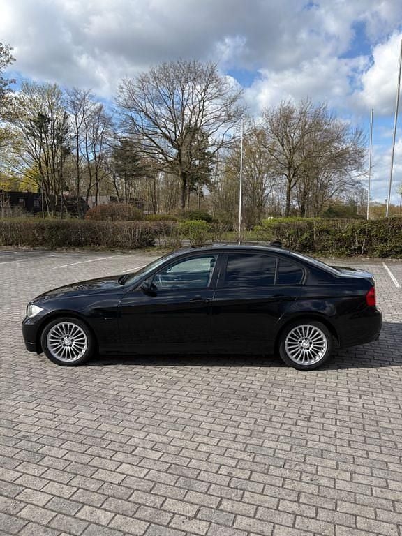 Gebraucht BMW 318 129 PS (94 kW) 2006 Schwarz Limousine