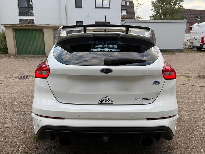 Gebraucht Ford Focus RS 460 PS (338 kW) 2017 Weiß Limousine