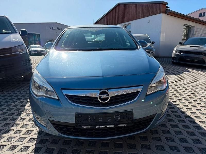 Gebraucht Opel Astra 120 PS (88 kW) 2011 Blau Limousine