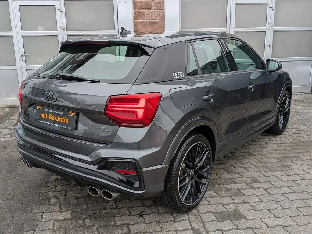 Gebraucht Audi SQ2 Sport 300 PS (220 kW) 2023 Grau SUV