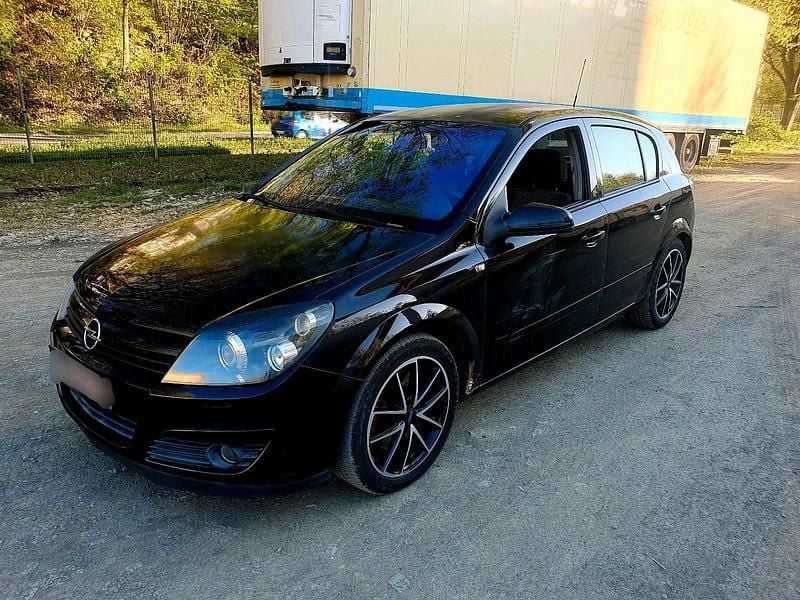 Second-hand Opel Astra 200 CP (147 kW) 2005 Negru Berlinǎ