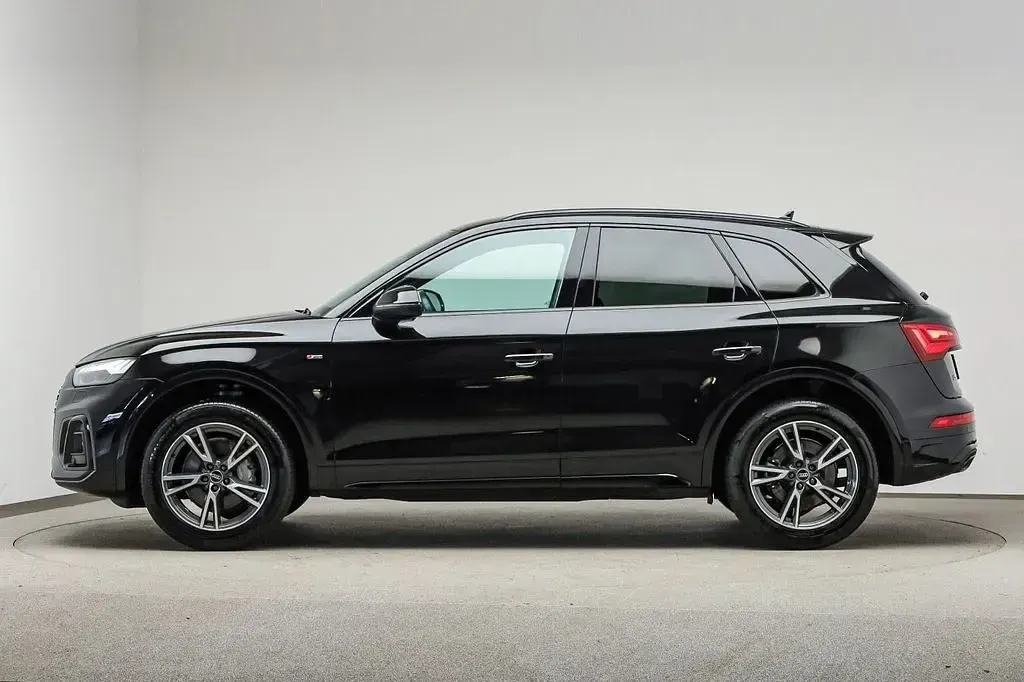 Gebraucht Audi Q5 Business 204 PS (150 kW) 2022 Mythosschwarz metallic (metallic) SUV