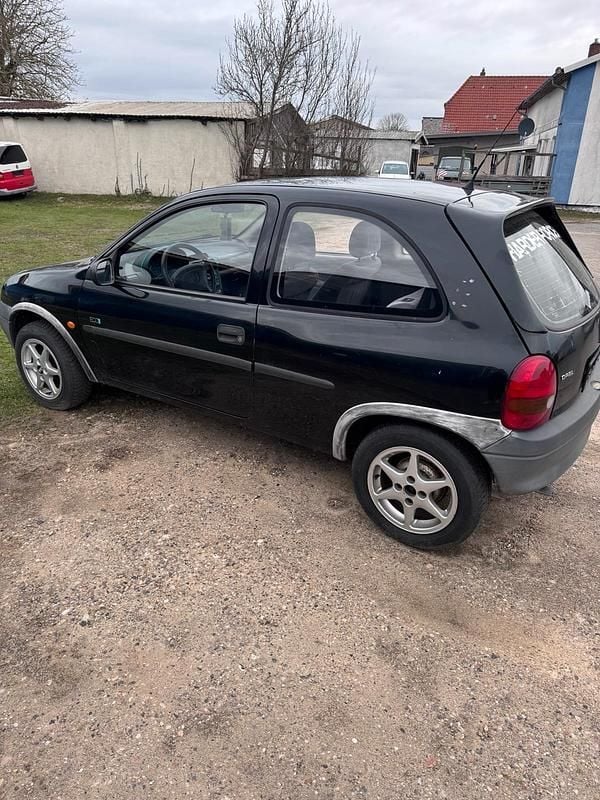 Gebraucht Opel Corsa Eco 54 PS (39 kW) 1997 Schwarz Kleinwagen