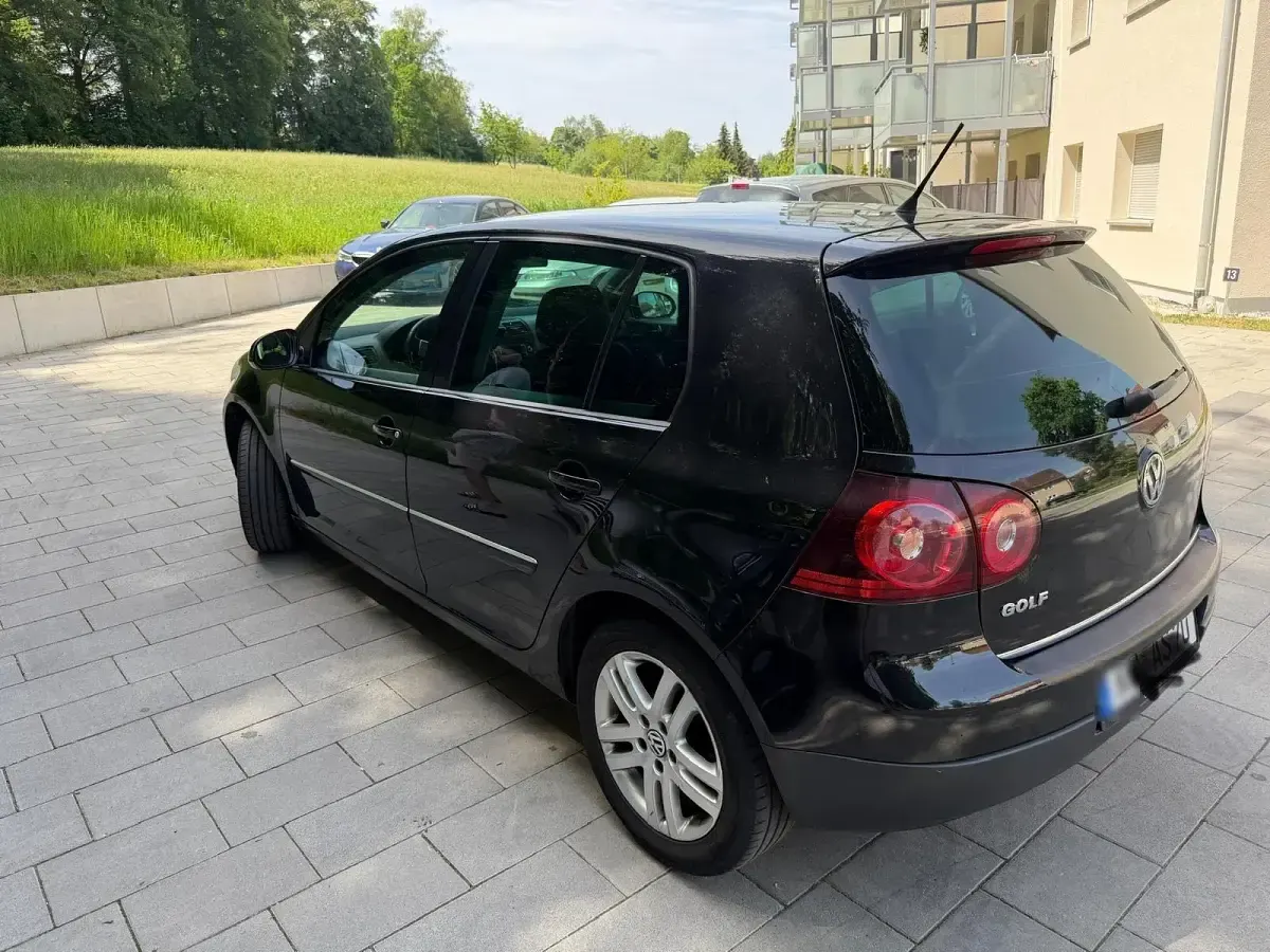 Gebraucht VW Golf V 102 PS (75 kW) 2008 Schwarz Kleinwagen