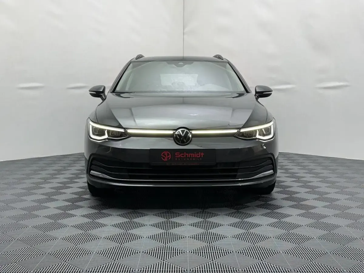 Usata VW Golf VIII Style 150 CV (110 kW) 2024 Grigio Station wagon