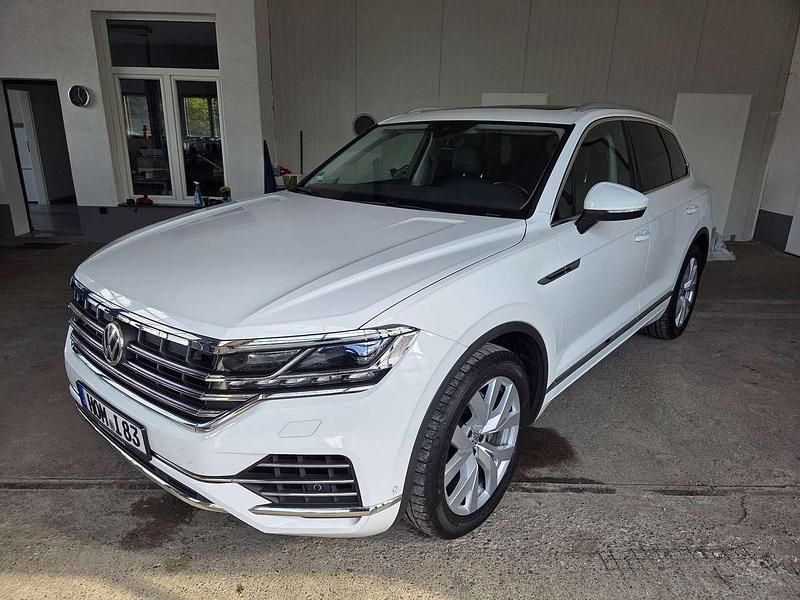 Pure white Gebraucht 2018 VW Touareg SUV | 37.499 € (Fairer Preis) - Bild 1/4