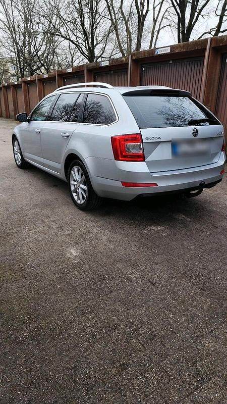 Gebraucht Skoda Octavia RS 150 PS (110 kW) 2015 Silber Kleinwagen