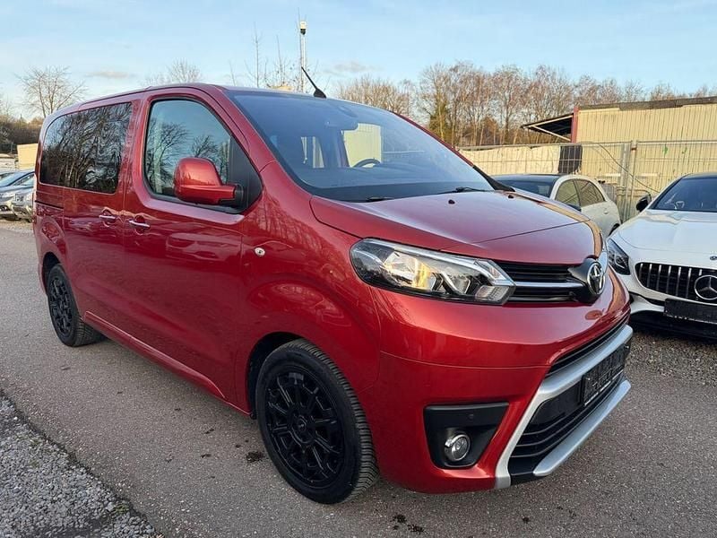 Gebraucht Toyota Proace Verso 116 PS (85 kW) 2018 Orange Kombi
