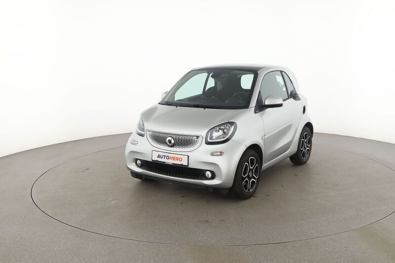 Grau Gebraucht 2019 Smart ForTwo Coupé Basis Kleinwagen | 17.460 € (Fairer Preis) - Bild 1/4