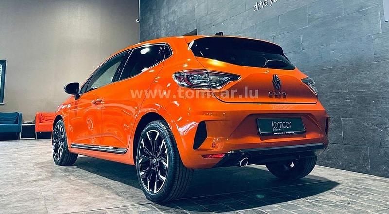 Neu Renault Clio V Techno 91 PS (66 kW) 2025 Orange Limousine