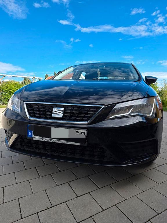 Schwarz Gebraucht 2017 Seat Leon ST Reference Kombi | 8.900 € (Guter Preis) - Bild 1/4