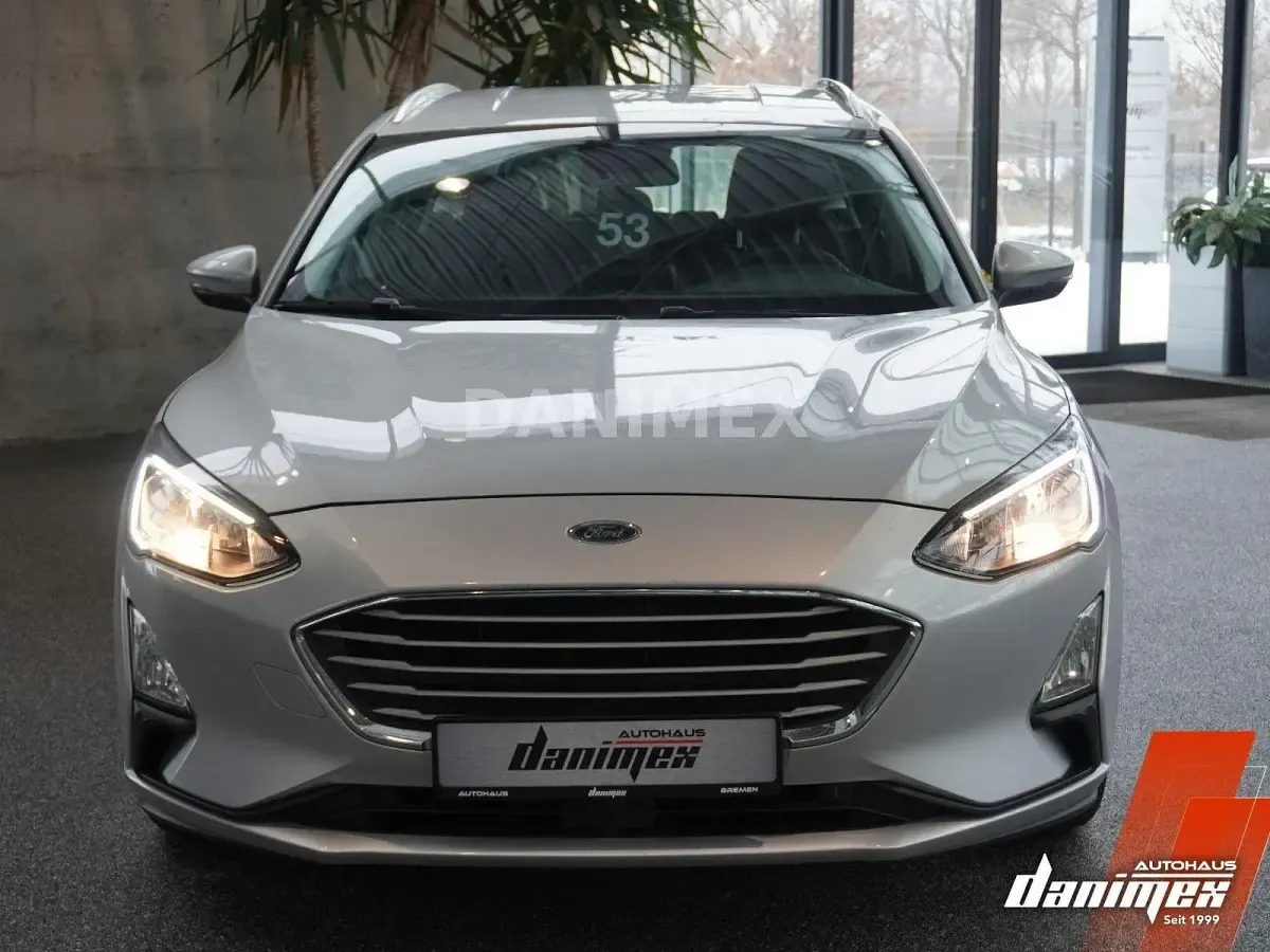 Gebraucht Ford Focus 120 PS (88 kW) 2019 Silber Kombi