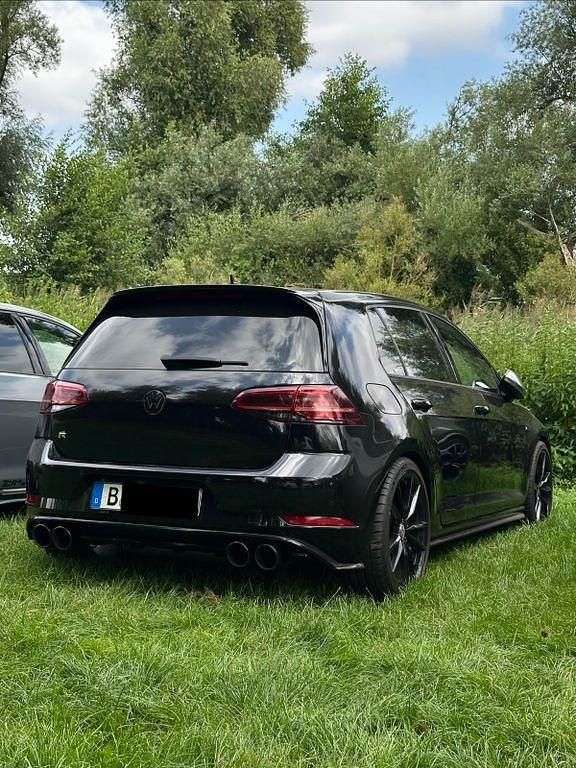 Schwarz Gebraucht 2017 VW Golf VII R Kleinwagen | 24.800 € (Fairer Preis) - Bild 1/4
