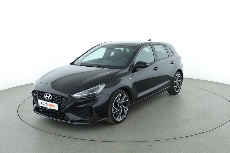 Schwarz Gebraucht 2024 Hyundai i30 N Line Limousine | 24.790 € (Etwas zu teuer) - Bild 1/3