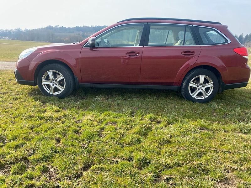 Gebraucht Subaru Outback 180 PS (132 kW) 2014 Rot Kombi