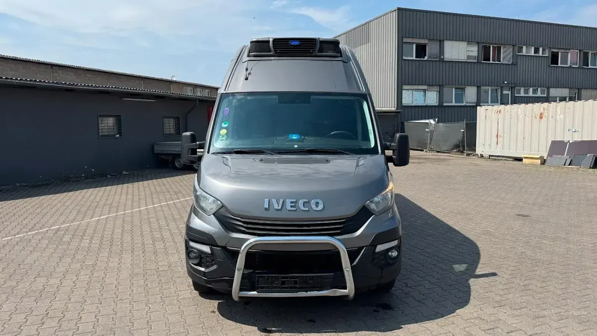 Gebraucht Iveco Daily 180 PS (132 kW) 2020 Grau Van / Kleinbus