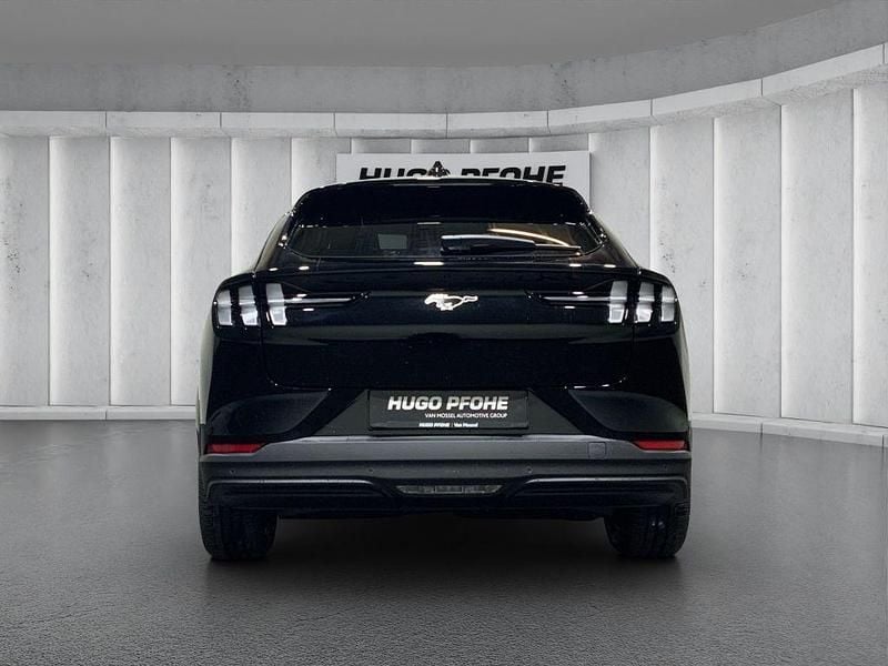 Neu Ford Mustang Mach-E Extended Range 202 kW (276 PS) 2025 Absolute black SUV