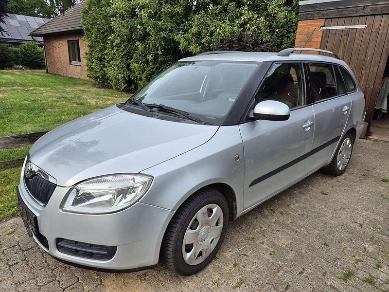 Grau Gebraucht 2008 Skoda Fabia Ambiente Kombi | 1.200 € (Guter Preis) - Bild 1/4