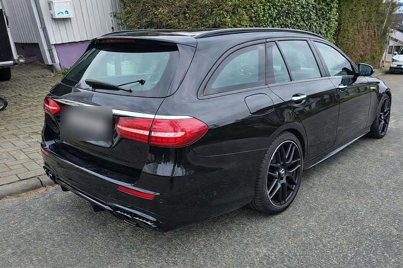 Gebraucht Mercedes E63S AMG AMG 612 PS (450 kW) 2023 Schwarz Kombi