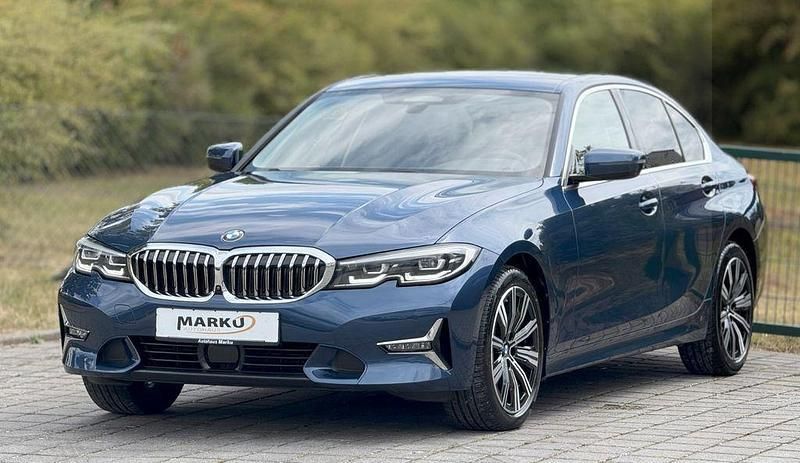 Blau Gebraucht 2020 BMW 320 Luxury Line Limousine | 28.990 € (Etwas zu teuer) - Bild 1/4