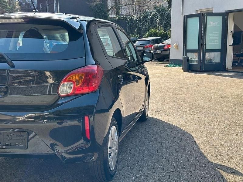 Gebraucht Mitsubishi Space Star Spirit 71 PS (52 kW) 2021 Schwarz Kleinwagen