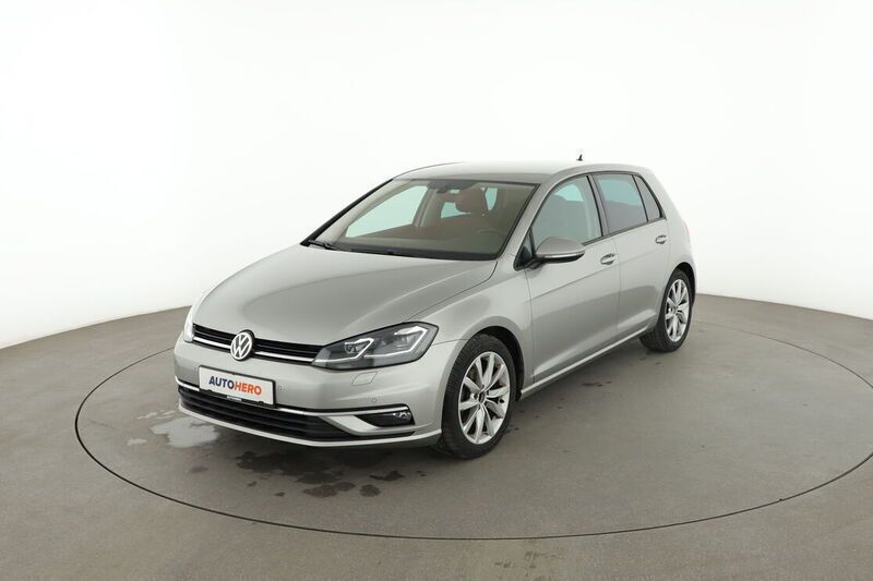 Silber Gebraucht 2018 VW Golf VII Highline Limousine | 15.880 € (Fairer Preis) - Bild 1/4