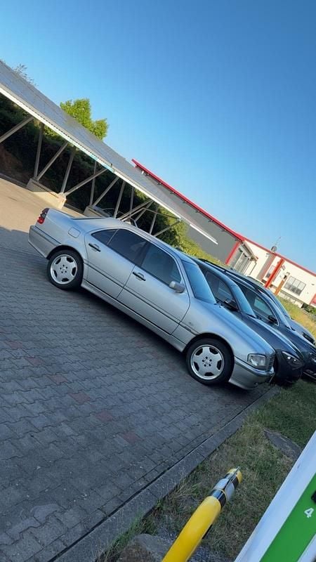 Grau Gebraucht 1999 Mercedes C240 Limousine | 4.000 € (Guter Preis) - Bild 1/4