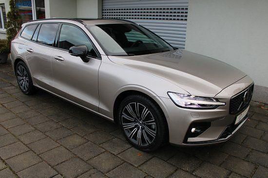 Usado Volvo V60 Plus 197 HP (144 kW) 2025 Cinzento Carrinha