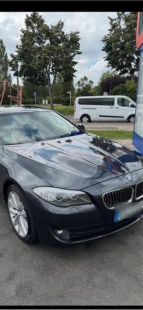 Grau Gebraucht 2010 BMW 530 Limousine | 12.950 € (Fairer Preis) - Bild 1/4