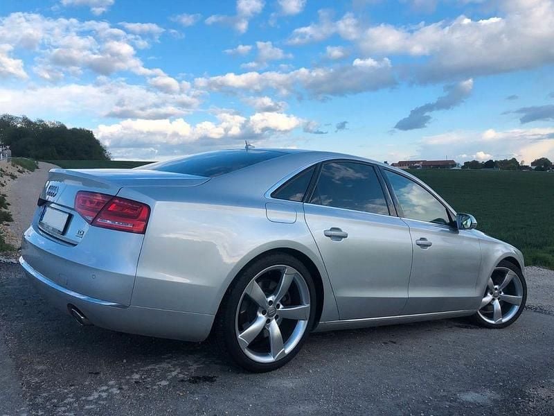 Gebraucht Audi A8 Ambiente 351 PS (258 kW) 2010 Silber Limousine