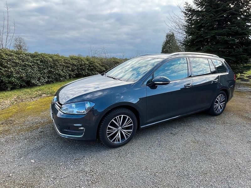 Grau Gebraucht 2017 VW Golf VII Allstar Kombi | 9.180 € (Guter Preis) - Bild 1/4
