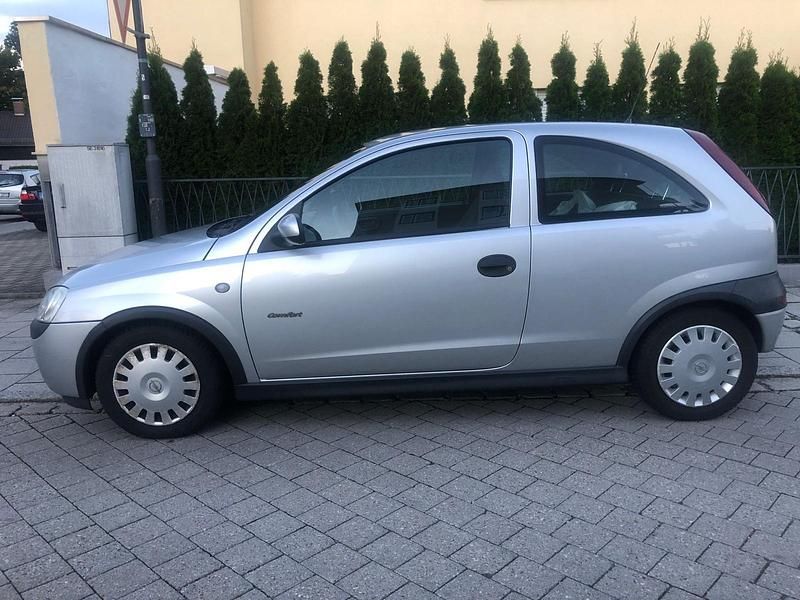 Gebraucht Opel Corsa 75 PS (55 kW) 2001 Silber Kleinwagen