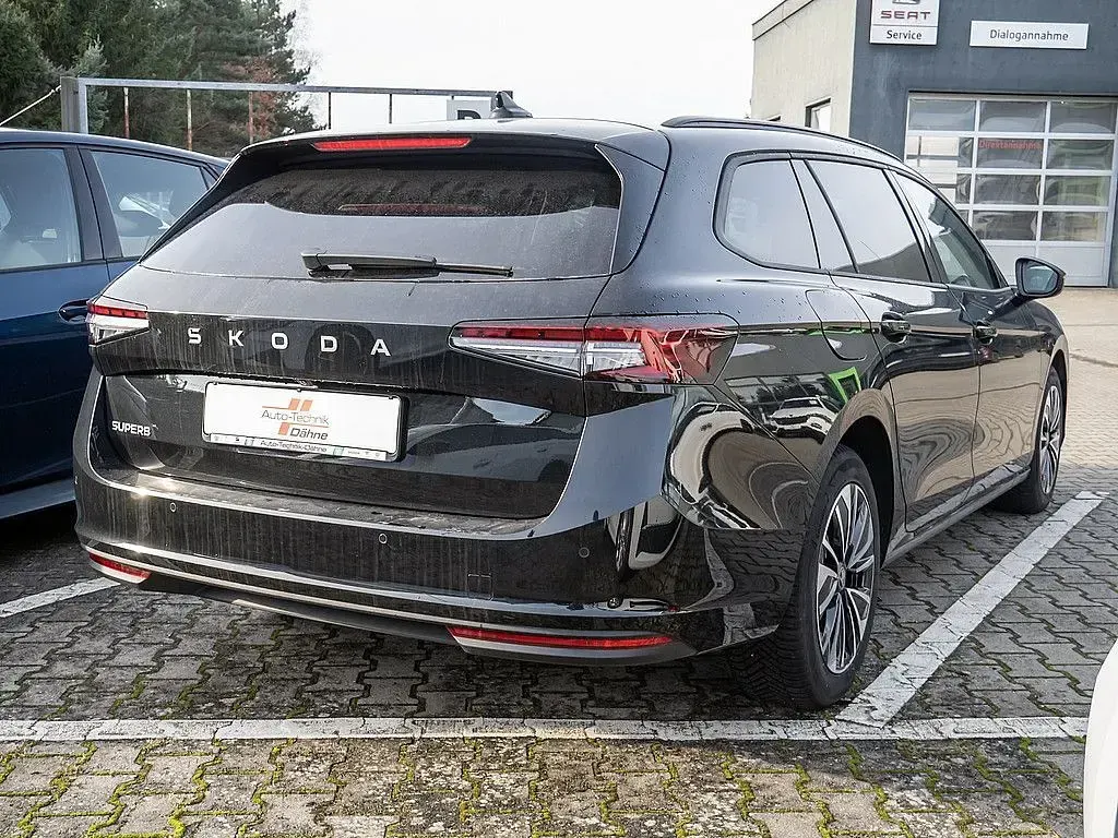 Gebraucht Skoda Superb Selection 150 PS (110 kW) 2025 Schwarz Kombi