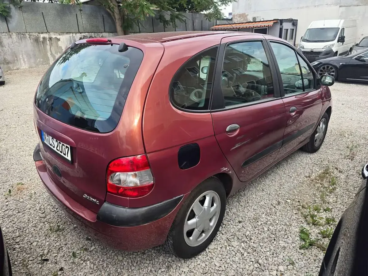 Gebraucht Renault Scénic 107 PS (78 kW) 2002 Rot Van / Kleinbus