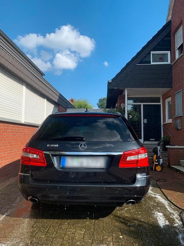 Gebraucht Mercedes E350 272 PS (200 kW) 2010 Schwarz Kombi