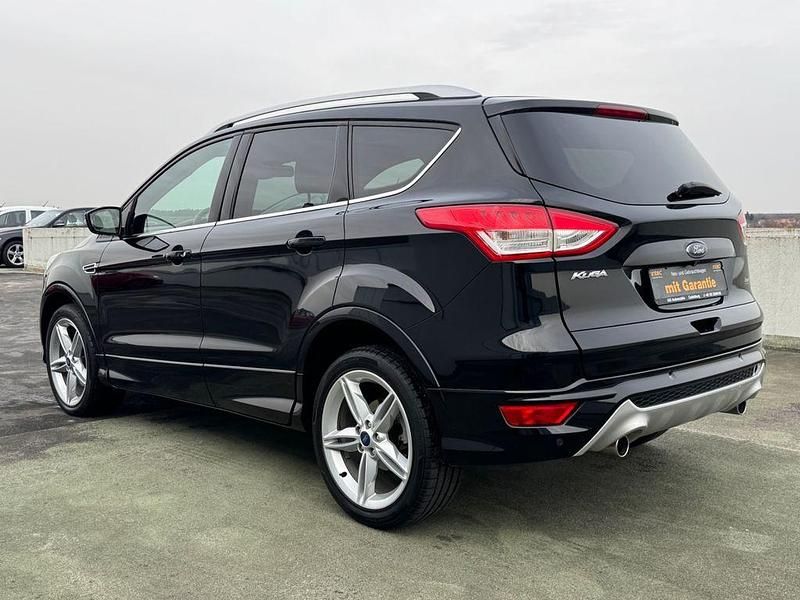 Gebraucht Ford Kuga Individual 150 PS (110 kW) 2016 Schwarz SUV