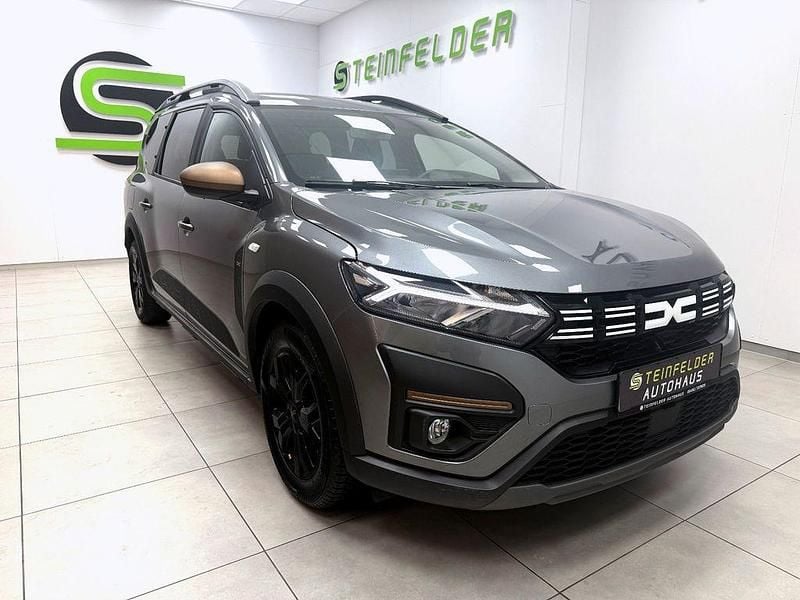 Grau Gebraucht 2023 Dacia Jogger Extreme Limousine | 18.990 € (Fairer Preis) - Bild 1/4
