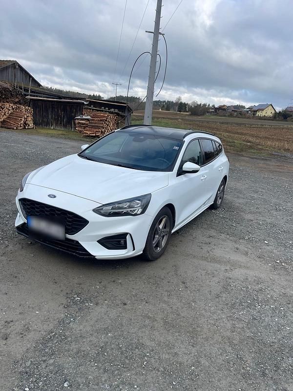 Używany Ford Focus ST-Line 155 KM (114 kW) 2020 Biały Kombi