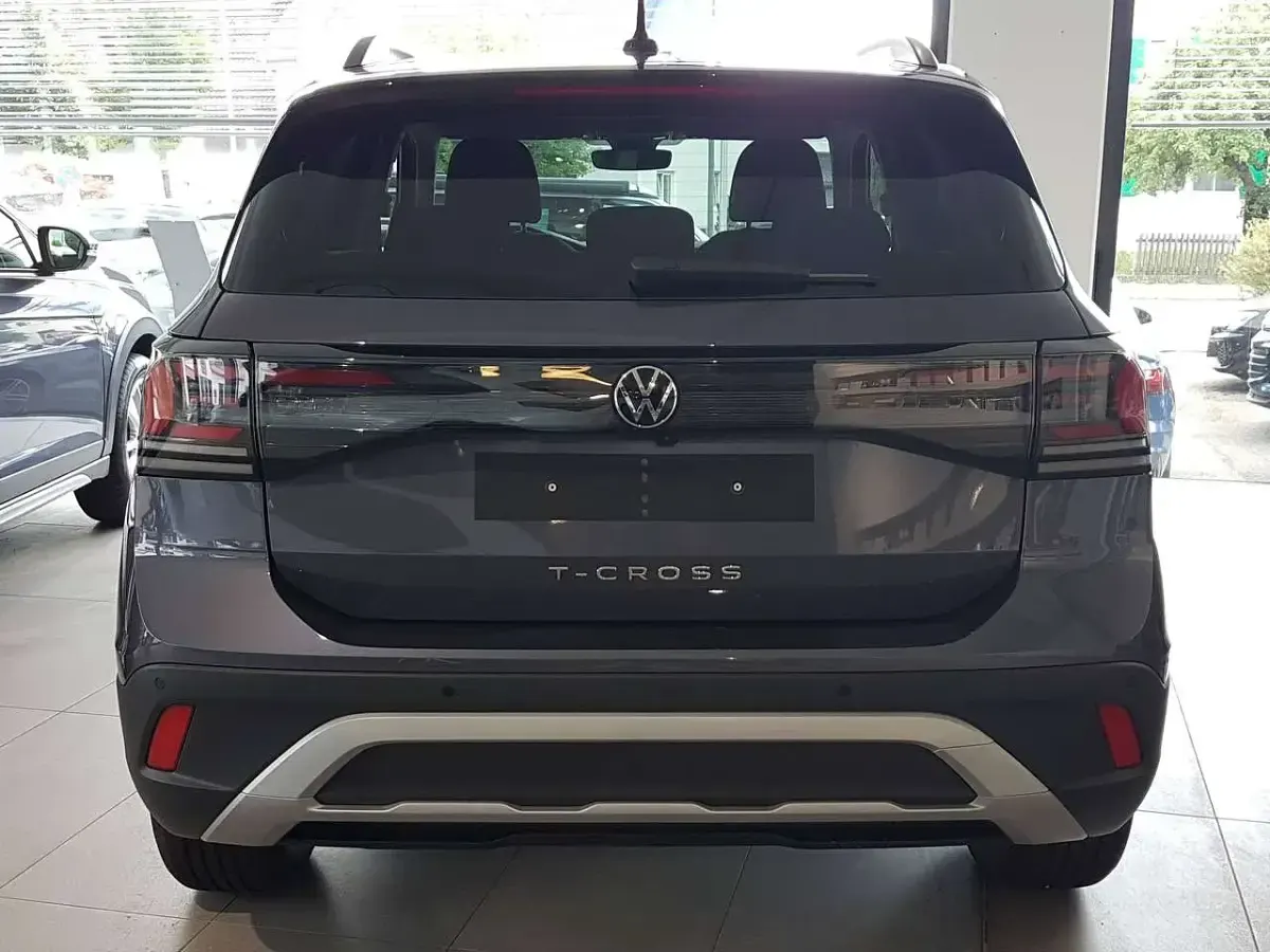 Gebraucht VW T-Cross Life 116 PS (85 kW) 2026 Rauchgrau metallic SUV