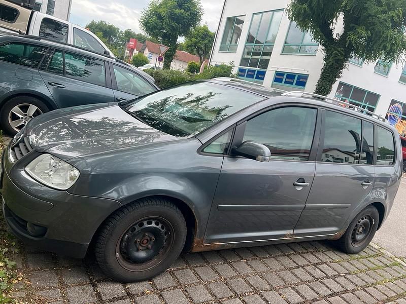 Grau Gebraucht 2005 VW Touran Van / Kleinbus | 850 € (Superpreis) - Bild 1/4