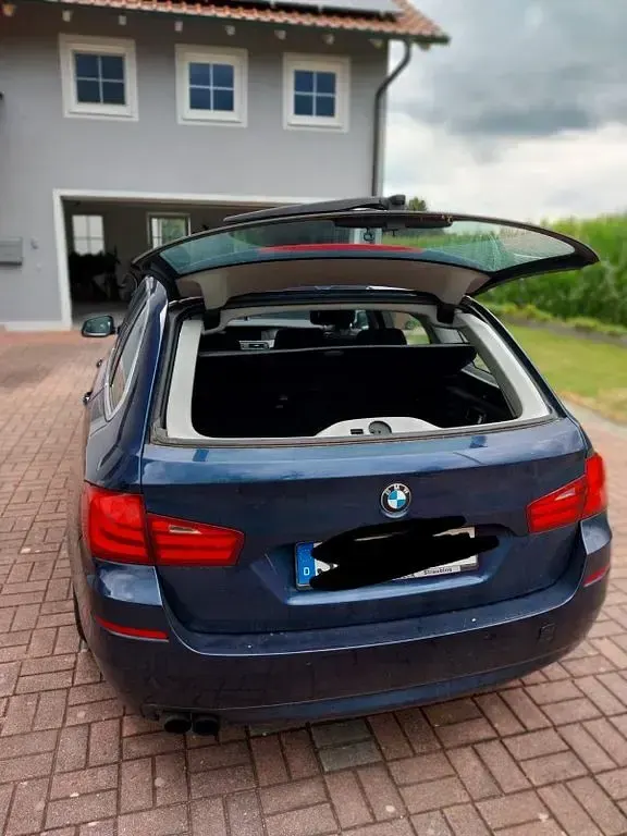 Gebraucht BMW 525 218 PS (160 kW) 2012 Blau Limousine