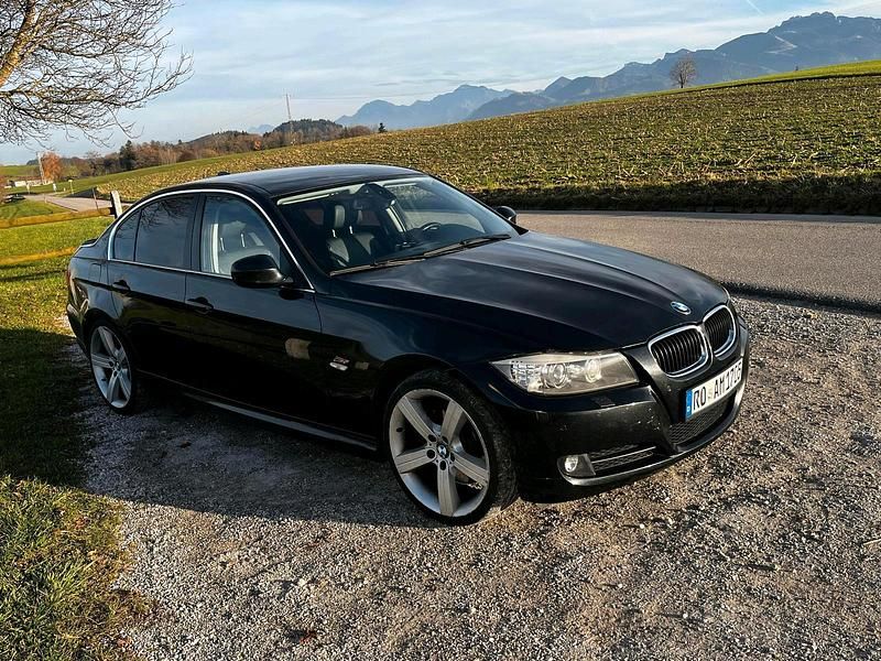 Gebraucht BMW 335 283 PS (208 kW) 2011 Schwarz Limousine