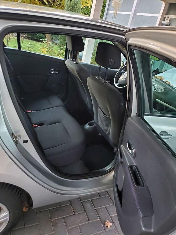 Gebraucht Renault Clio II 75 PS (55 kW) 2006 Silber Limousine