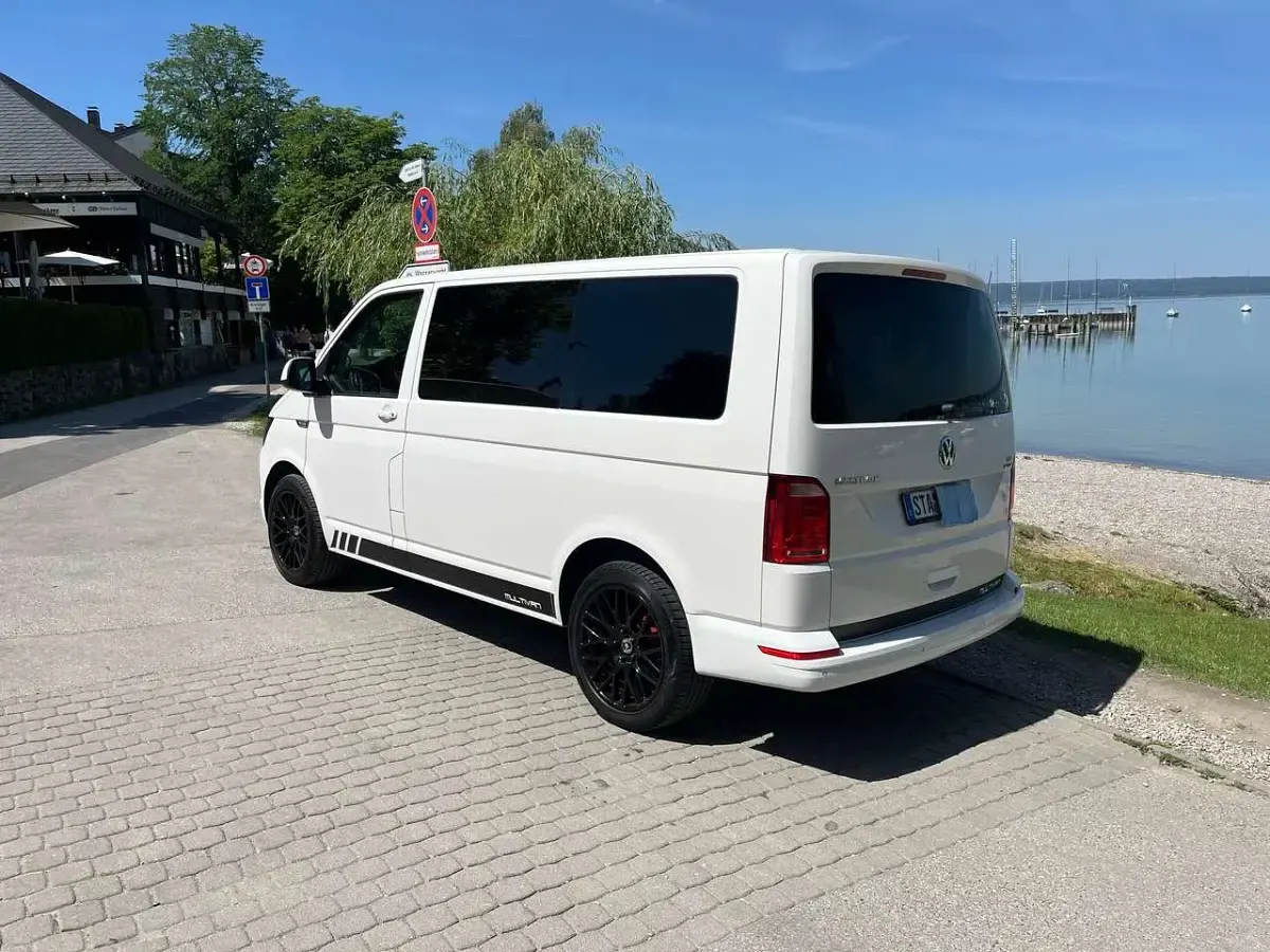 Gebraucht VW Multivan Trendline 102 PS (75 kW) 2016 Weiß Van / Kleinbus