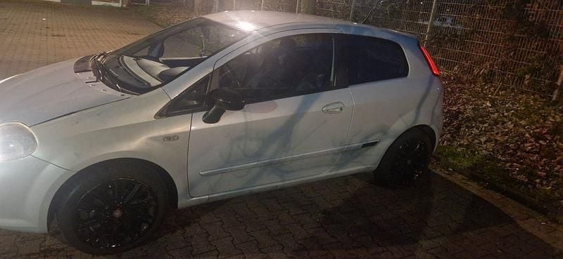 Gebraucht Fiat Punto Evo Dynamic 77 PS (56 kW) 2009 Grau Kleinwagen