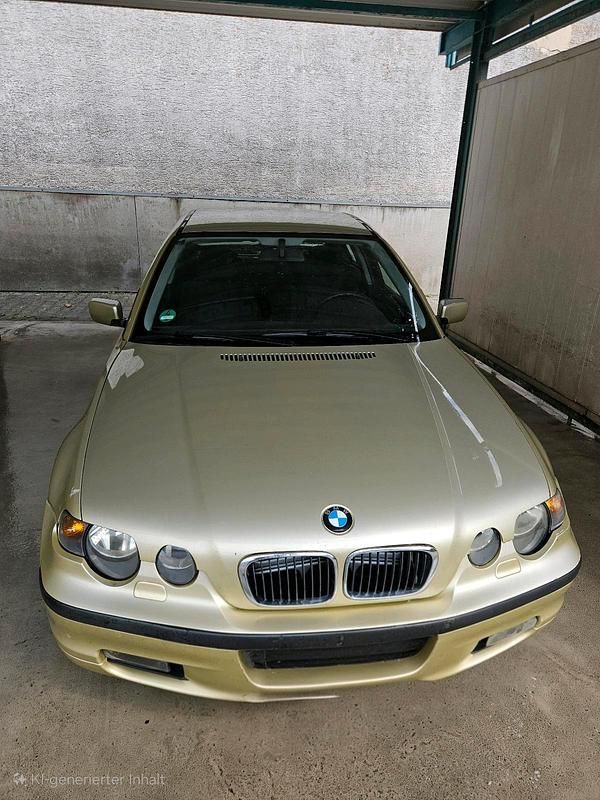 Grün Gebraucht 2003 BMW 316 Compact Kleinwagen | 1.800 € - Bild 1/4