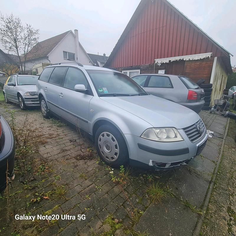 Usata VW Passat 102 CV (75 kW) 2003 Grigio Station wagon