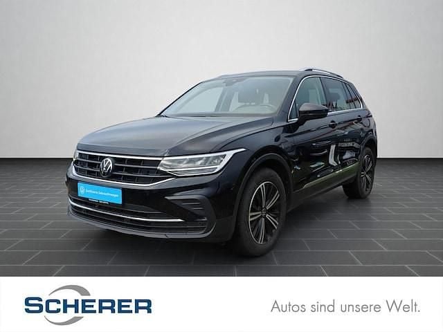 Deep black perleffekt (metallic) Gebraucht 2023 VW Tiguan Move SUV | 27.990 € (Guter Preis) - Bild 1/4